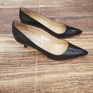 Manolo Blahnik Srila black poiny toe low pump heels sz 38.5
